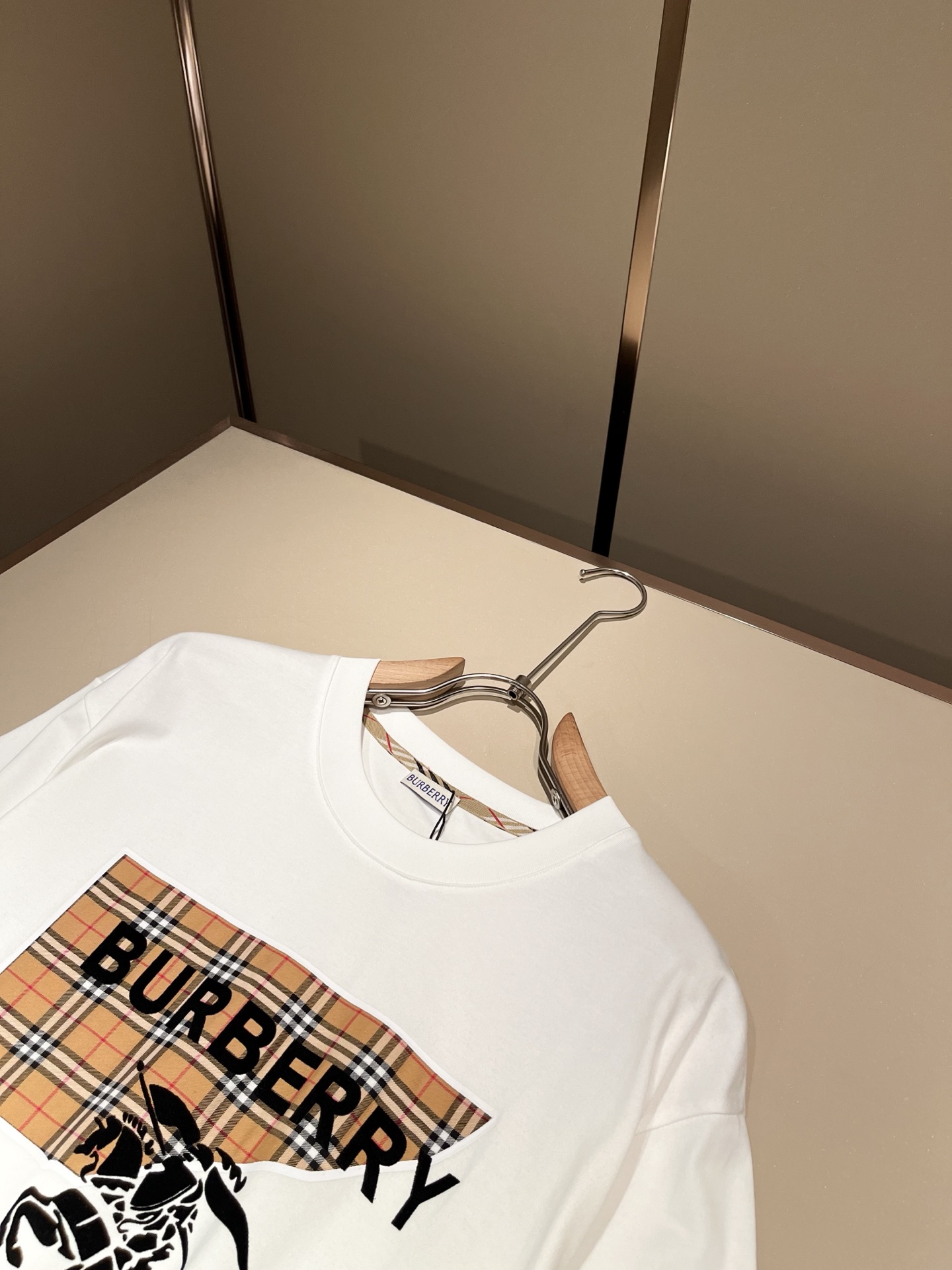 BURBER*Y巴*莉2026春夏新品男女同款👫短袖T恤，重磅来袭，最近比较火热的环保纯棉面料制作而成，