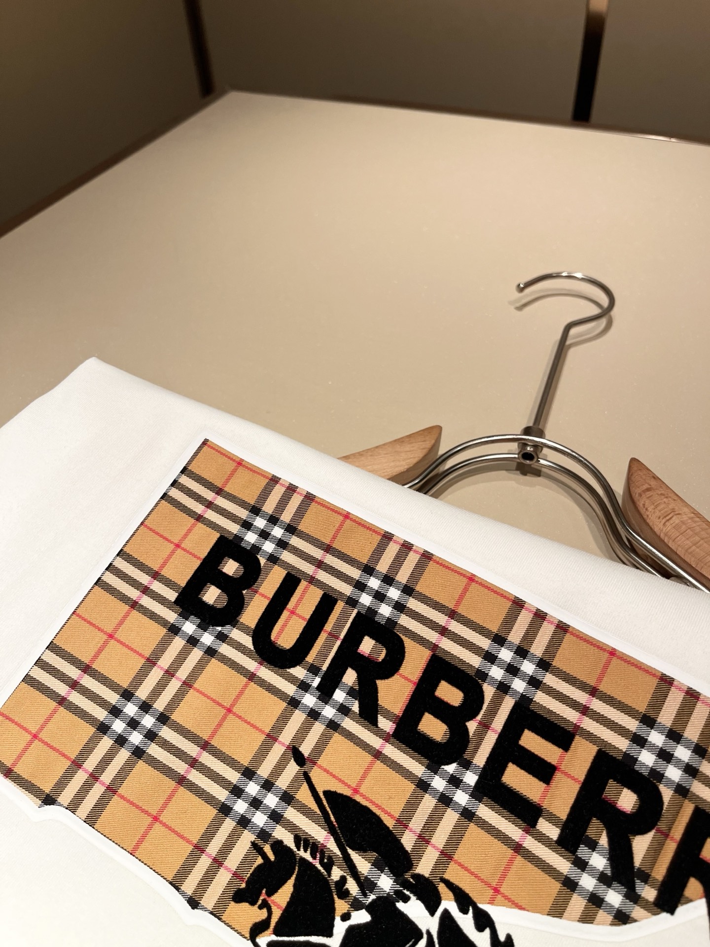 BURBER*Y巴*莉2026春夏新品男女同款👫短袖T恤，重磅来袭，最近比较火热的环保纯棉面料制作而成，