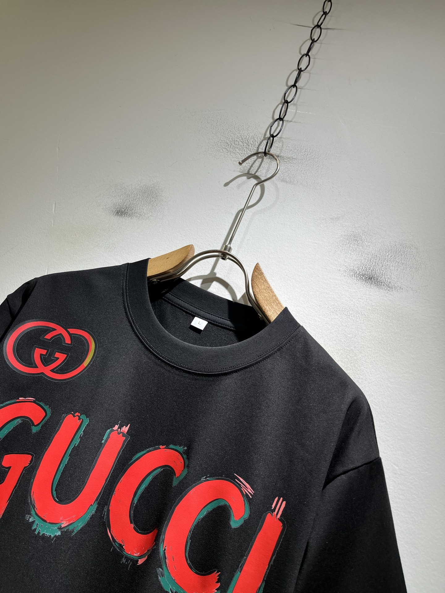 Gucc*古家 2026春夏新款男女同情侣款👫休闲宽松棉质圆领短袖T恤衫！贸易公司渠道稀出，同步官网发售