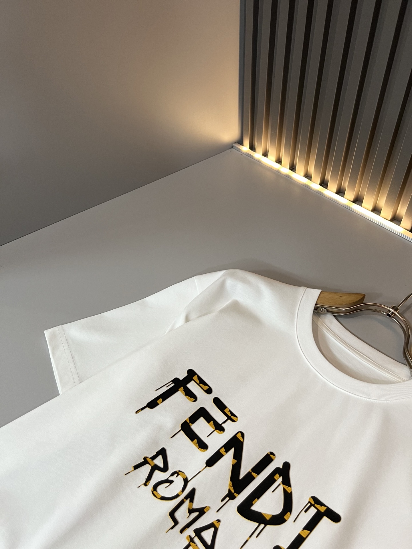 FEN*I 芬*迪2026春夏新款FD家族FF男女同款👫短袖T恤，男女同款👫百搭极简短袖。意大利原厂订单