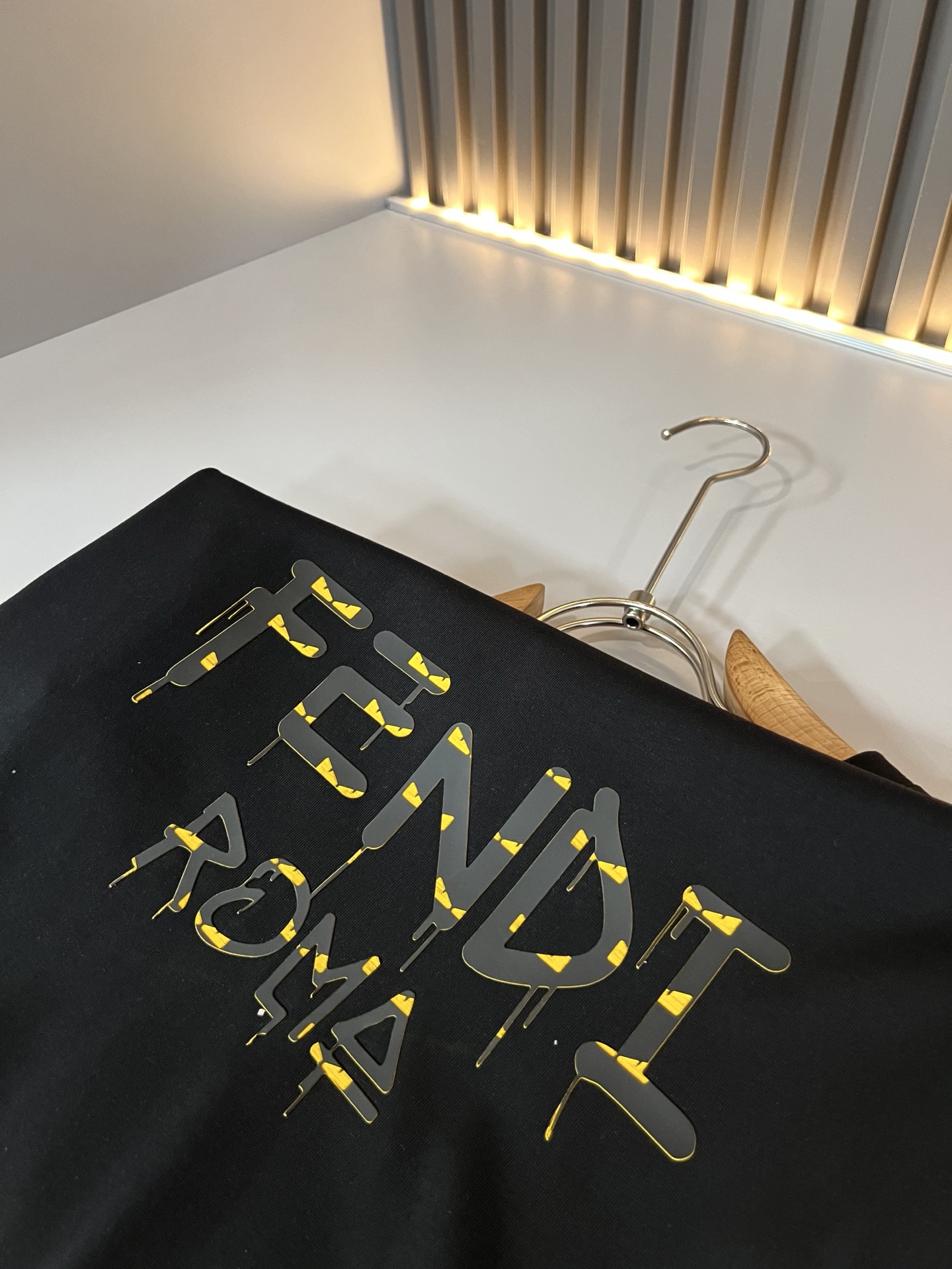 FEN*I 芬*迪2026春夏新款FD家族FF男女同款👫短袖T恤，男女同款👫百搭极简短袖。意大利原厂订单