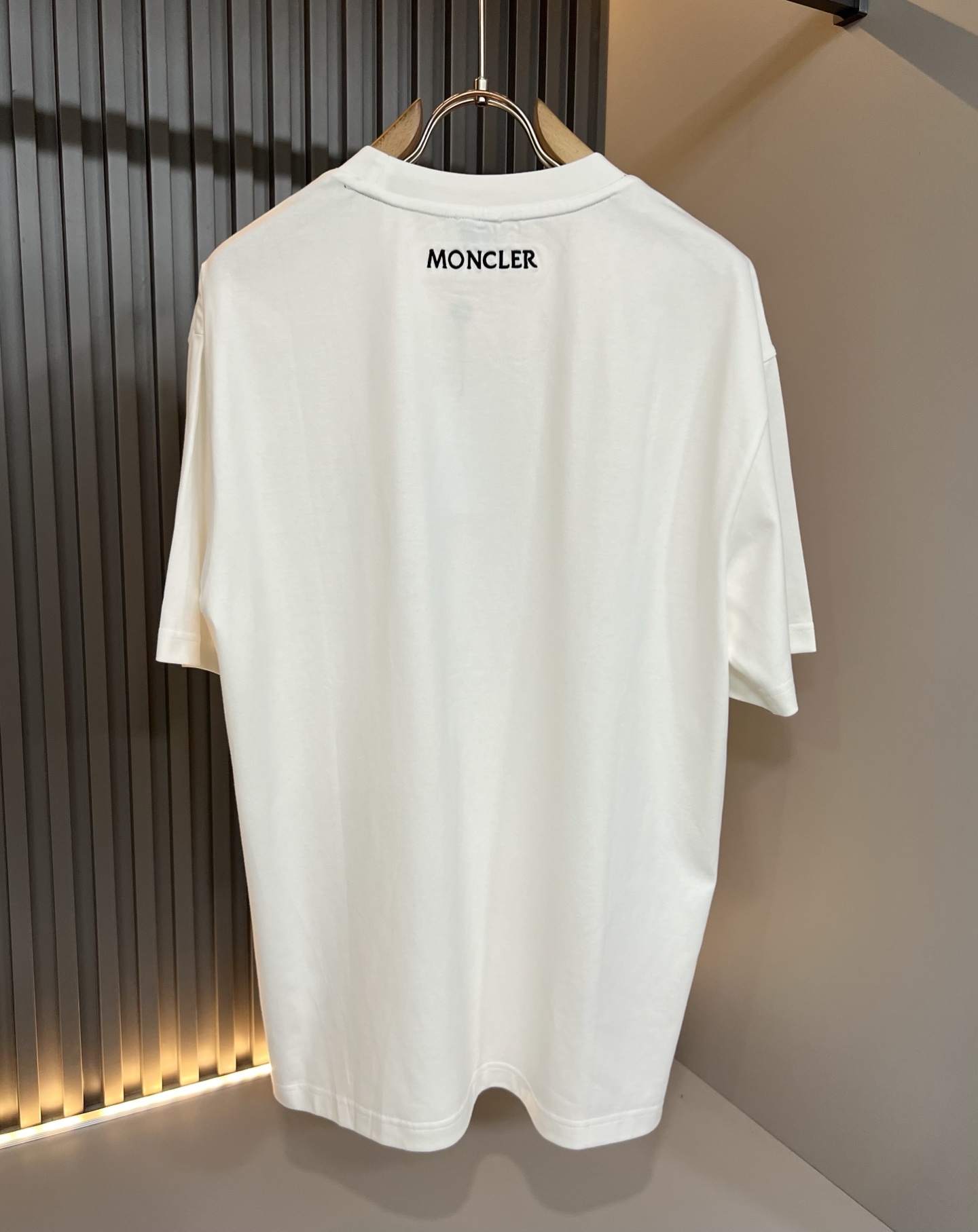 Moncler蒙家 2026春夏最新男女同款👫贸易订单短袖T恤，全品相！！网红款！采用logo图案徽章设