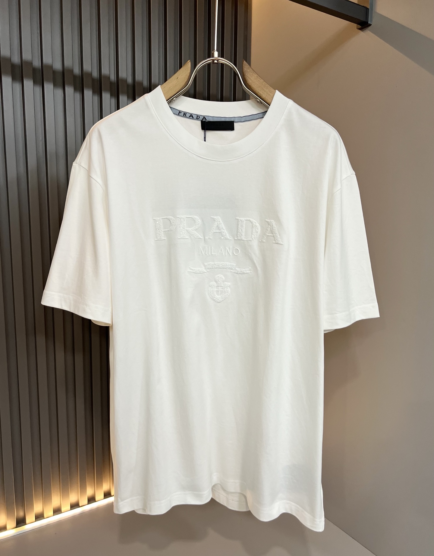 PRAD*A普*达2026春夏新款男女同款👫短袖T恤，最新款全网独家首上！！~既经典有时尚百搭，谁不爱啊