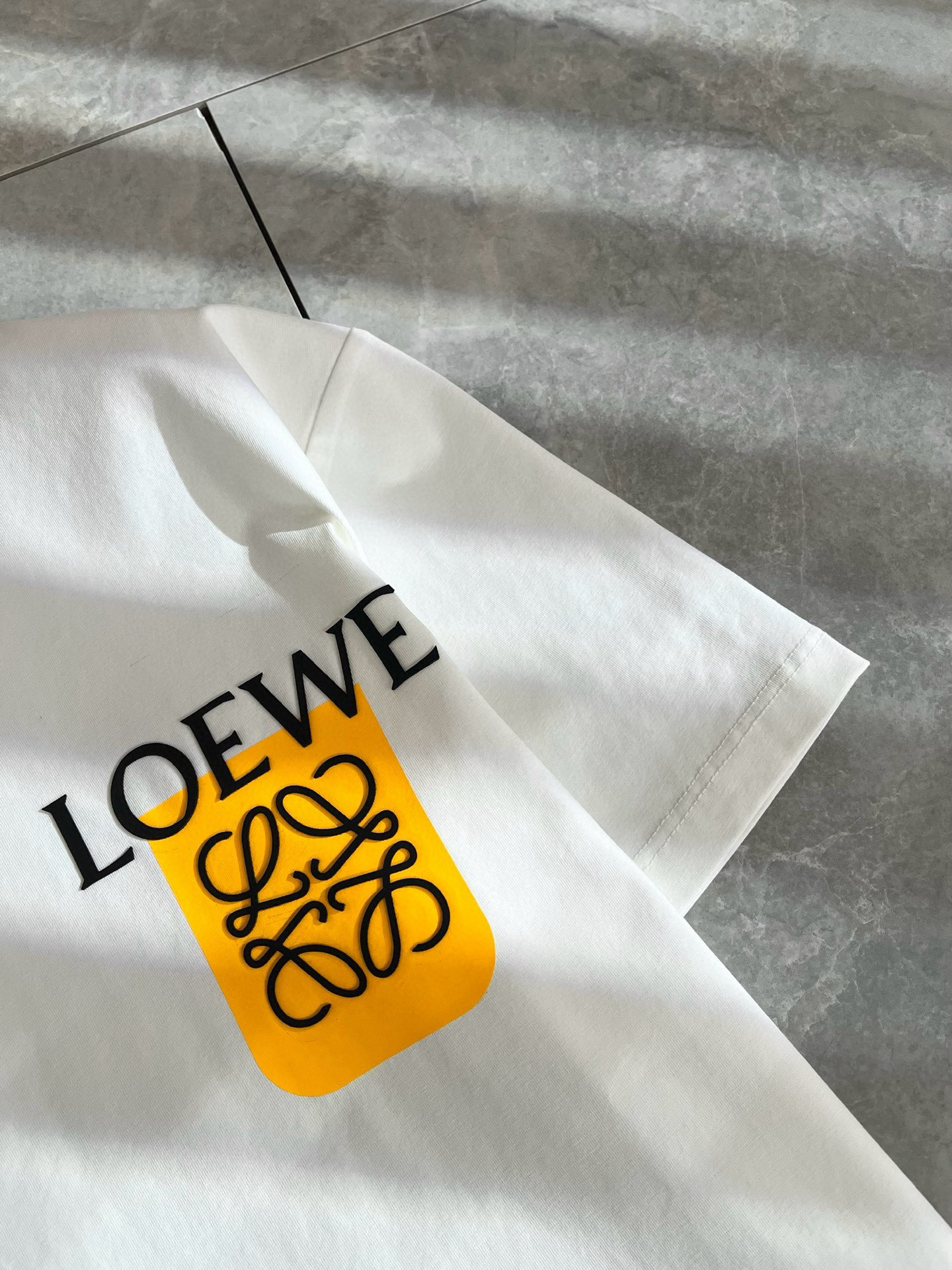 LOE*WE罗*威 2026春夏新款男女同款👫短袖T恤，意大利原厂订单渠道，极具个性高级风，标志logo