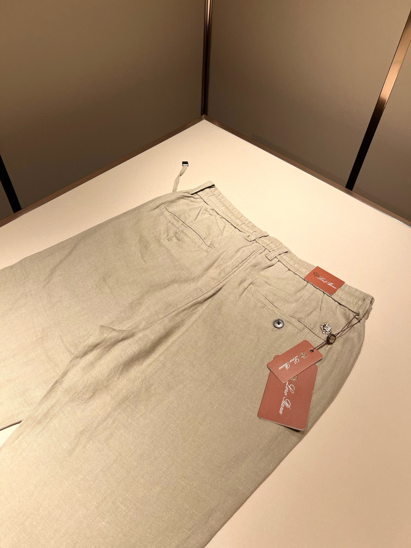 loro Piana诺悠翩雅 2026春夏男士套装，最新的贸易订单全品相！！网红款！上身舒适透气，不僵硬