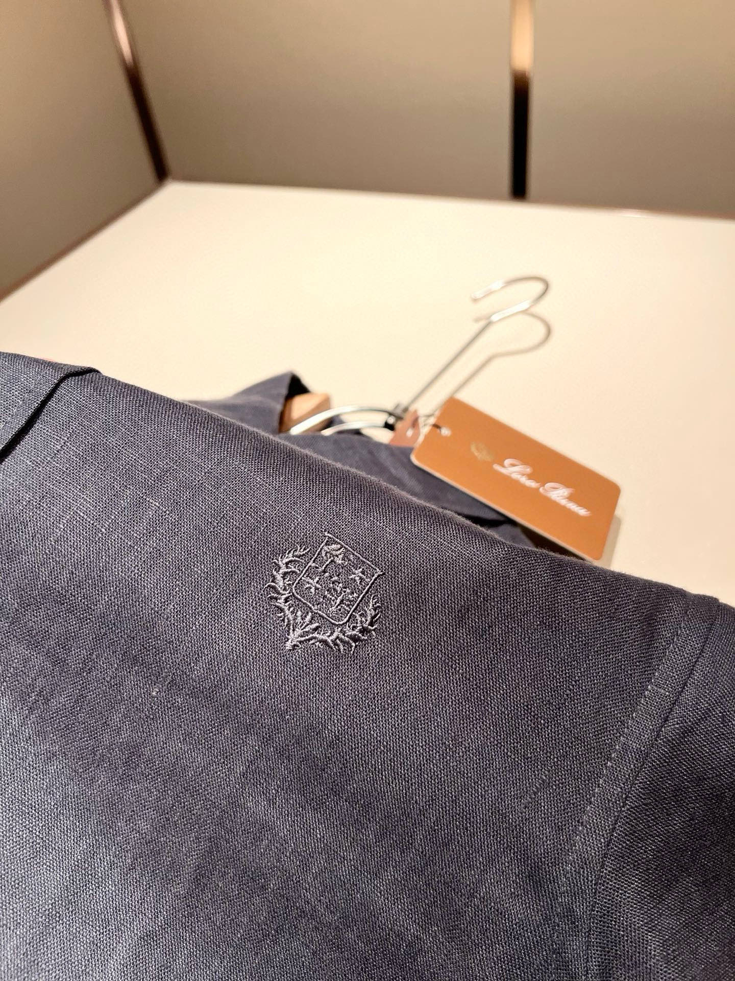loro Piana诺悠翩雅 2026春夏男士套装，最新的贸易订单全品相！！网红款！上身舒适透气，不僵硬