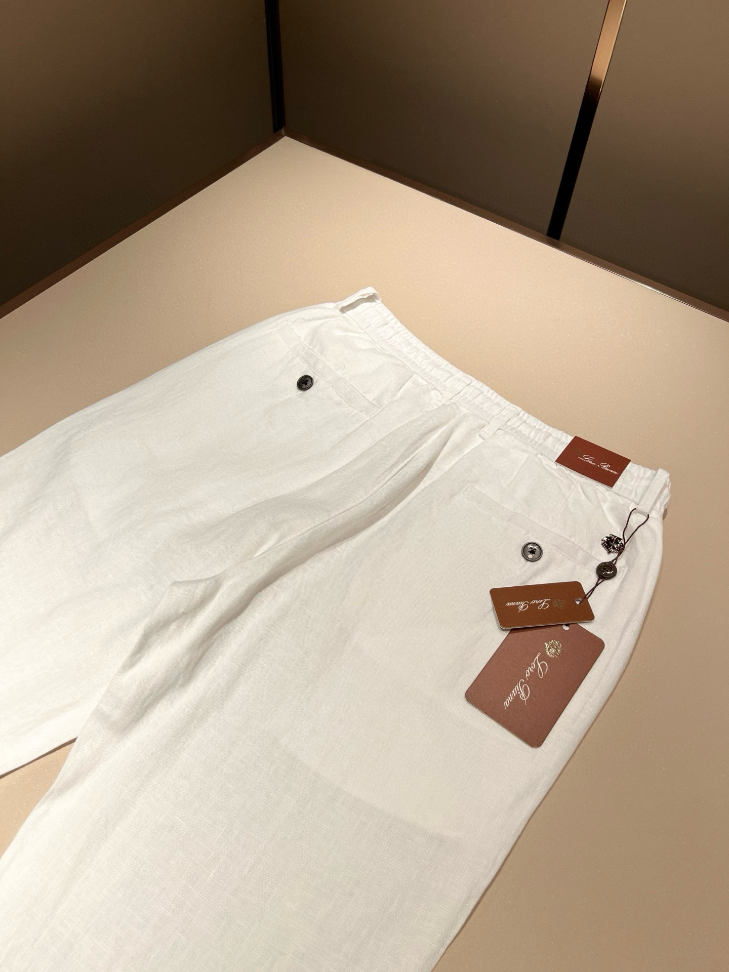 loro Piana诺悠翩雅 2026春夏男士套装，最新的贸易订单全品相！！网红款！上身舒适透气，不僵硬