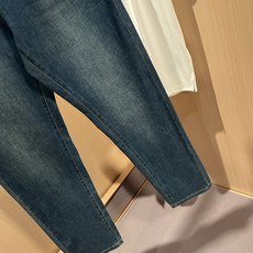 Zegna 杰尼亚 2026春夏新款男士休闲牛仔裤,压轴的渠道货出现了!!柜台同步销售! 毫不夸张的说, Zegna 杰尼亚 2026春夏新款男士休闲牛仔裤,压轴的渠道货出现了!!柜台同步销售! 毫不夸张的说,