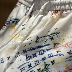 LouisVuitt*路易*登 2026春夏全新系列棉麻套装上线,非常时髦前卫的一款男女同款休闲套装,标 LouisVuitt*路易*登 2026春夏全新系列棉麻套装上线,非常时髦前卫的一款男女同款休闲套装,标
