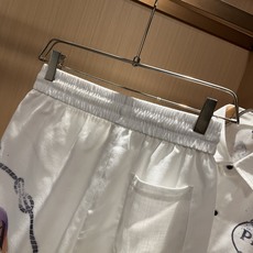 PRAD*A普*达 2026春夏新款休闲棉麻套装,最新款全网独家首上!!~既经典有时尚百搭,谁不爱啊,将 PRAD*A普*达 2026春夏新款休闲棉麻套装,最新款全网独家首上!!~既经典有时尚百搭,谁不爱啊,将