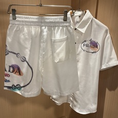 PRAD*A普*达 2026春夏新款休闲棉麻套装,最新款全网独家首上!!~既经典有时尚百搭,谁不爱啊,将 PRAD*A普*达 2026春夏新款休闲棉麻套装,最新款全网独家首上!!~既经典有时尚百搭,谁不爱啊,将