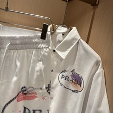 PRAD*A普*达 2026春夏新款休闲棉麻套装,最新款全网独家首上!!~既经典有时尚百搭,谁不爱啊,将 PRAD*A普*达 2026春夏新款休闲棉麻套装,最新款全网独家首上!!~既经典有时尚百搭,谁不爱啊,将