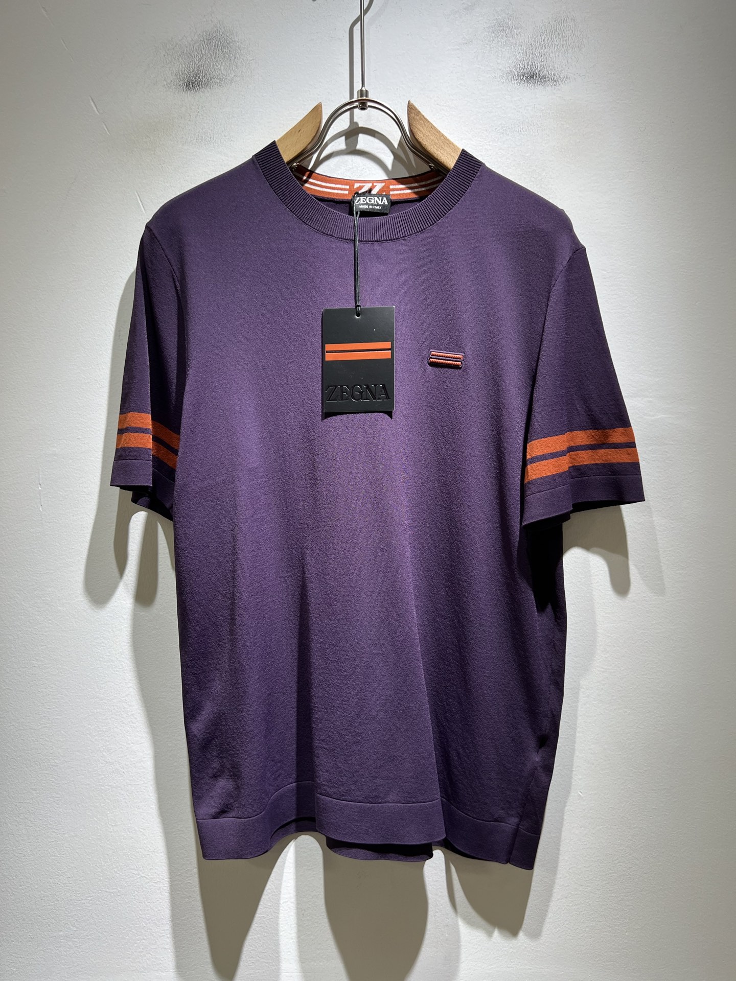 NO:835572,Ermenegildo Zeg*a 2026 spring and summer new men's Yilite casual short-sleeved T-shirt, order from foreign trade company!  It is one of Zegna’s classic proprietary fabrics!  Customized original Yilite fabric!  The texture is fine and smooth, the touch is soft and delicate, but the shape is straight and stylish!  Details, extreme luxury...perfect interpretation of high-quality appearance. Sizes M-3XL,,zegna,T-shirt,tees,t-shirt,19860909Ermenegildo Zeg*a杰*亚 2026春夏新品男士伊力特休闲短袖T恤,外贸公司订单！是杰尼亚经典的专有织物之一！ 定制原版伊力特面料！质地细腻光滑,触感又柔软细腻、但型态又笔挺有型！ 细节、奢华极致… 完美演绎高品质品相.尺码M-3XL,,zegna,T-shirt,tees，t-shirt,,Men's clothing