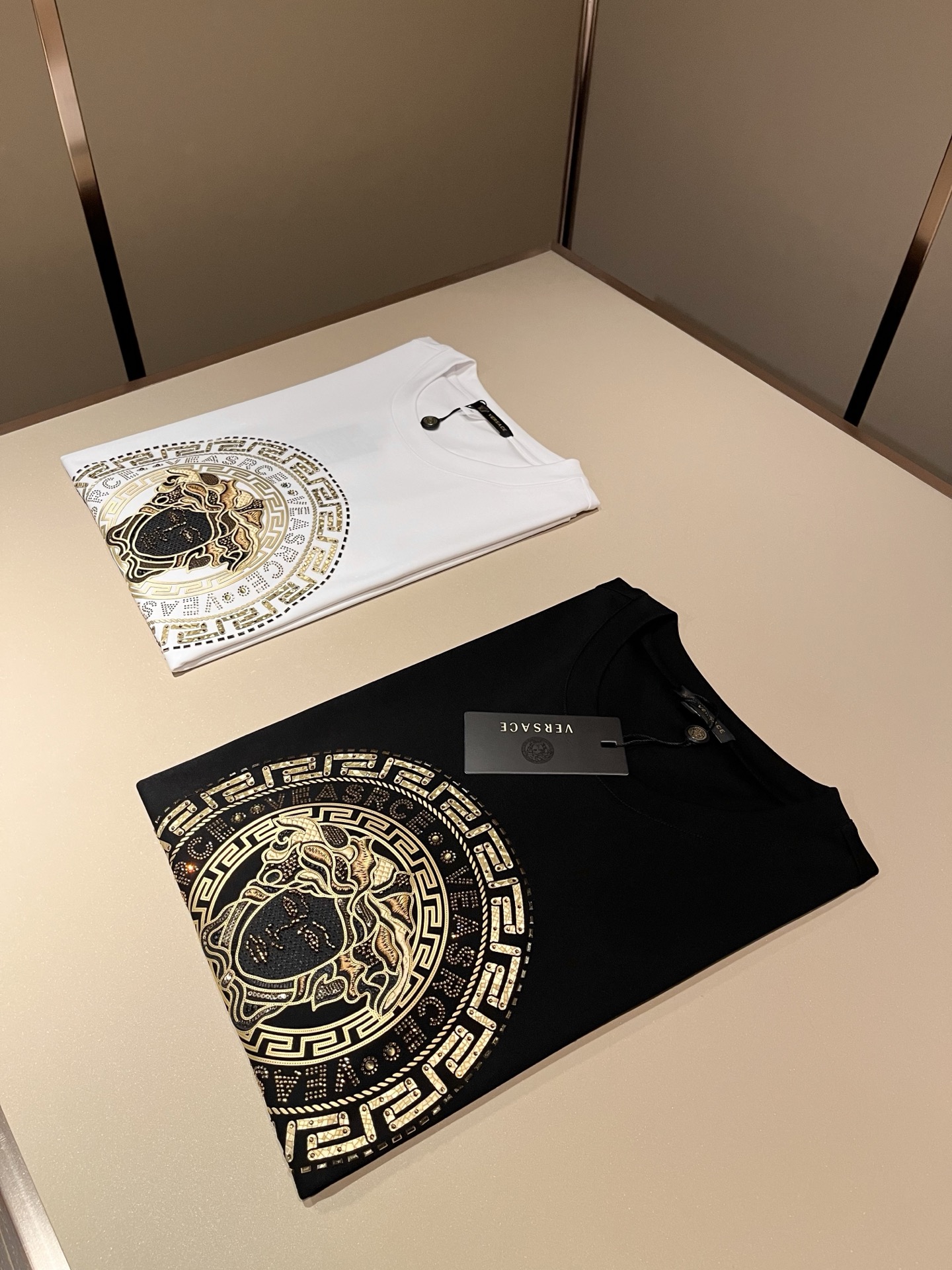 VERS*CE/范*哲  2026春夏新品原单短袖T恤，VERS*CE/范*哲  贸易公司渠道 产品 值