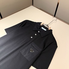 Prad*普*达 2026春夏季新款经典元素短袖Polo衫,经典大方的款式,可以穿十年都还是流行的那种, Prad*普*达 2026春夏季新款经典元素短袖Polo衫,经典大方的款式,可以穿十年都还是流行的那种,