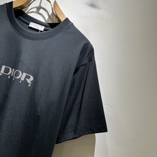 Dio*迪家 2026春夏新款男女同款👫短袖T恤,专柜同步发售!定制专属260克纯棉面料,定制原版工艺螺 Dio*迪家 2026春夏新款男女同款👫短袖T恤,专柜同步发售!定制专属260克纯棉面料,定制原版工艺螺