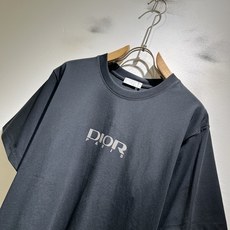 Dio*迪家 2026春夏新款男女同款👫短袖T恤,专柜同步发售!定制专属260克纯棉面料,定制原版工艺螺 Dio*迪家 2026春夏新款男女同款👫短袖T恤,专柜同步发售!定制专属260克纯棉面料,定制原版工艺螺