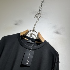 布里奥尼 Brioni 2026春夏男士最新的贸易订单长袖T恤,全品相!!网红款!下摆采用logo图案皮 布里奥尼 Brioni 2026春夏男士最新的贸易订单长袖T恤,全品相!!网红款!下摆采用logo图案皮