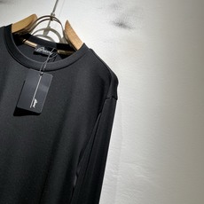 布里奥尼 Brioni 2026春夏男士最新的贸易订单长袖T恤,全品相!!网红款!下摆采用logo图案皮 布里奥尼 Brioni 2026春夏男士最新的贸易订单长袖T恤,全品相!!网红款!下摆采用logo图案皮