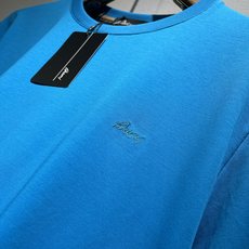布里奥尼 Brioni 2026春夏男士最新的贸易订单短袖T恤,全品相!!网红款!采用logo图案刺绣设 布里奥尼 Brioni 2026春夏男士最新的贸易订单短袖T恤,全品相!!网红款!采用logo图案刺绣设