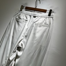 布里奥尼 Brioni 2026春夏新品男士时装款高端休闲裤,香港洋行渠道货,日本原厂出品,纯血统品质, 布里奥尼 Brioni 2026春夏新品男士时装款高端休闲裤,香港洋行渠道货,日本原厂出品,纯血统品质,