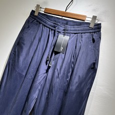 布里奥尼 Brioni 2026春夏新品男士时装款高端休闲裤,香港洋行渠道货,日本原厂出品,纯血统品质, 布里奥尼 Brioni 2026春夏新品男士时装款高端休闲裤,香港洋行渠道货,日本原厂出品,纯血统品质,