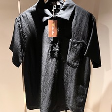 Loro Piana诺悠翩雅 2026春夏男士最新的贸易订单翻领衬衣,全品相!!采用logo皮革图案设计 Loro Piana诺悠翩雅 2026春夏男士最新的贸易订单翻领衬衣,全品相!!采用logo皮革图案设计