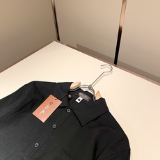 Loro Piana诺悠翩雅 2026春夏男士最新的贸易订单翻领衬衣,全品相!!采用logo皮革图案设计 Loro Piana诺悠翩雅 2026春夏男士最新的贸易订单翻领衬衣,全品相!!采用logo皮革图案设计