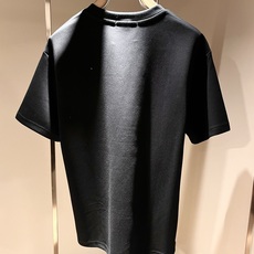 PRAD*A普*达2026春夏新款男女同款👫短袖T恤,最新款全网独家首上!!~既经典有时尚百搭,谁不爱啊 PRAD*A普*达2026春夏新款男女同款👫短袖T恤,最新款全网独家首上!!~既经典有时尚百搭,谁不爱啊