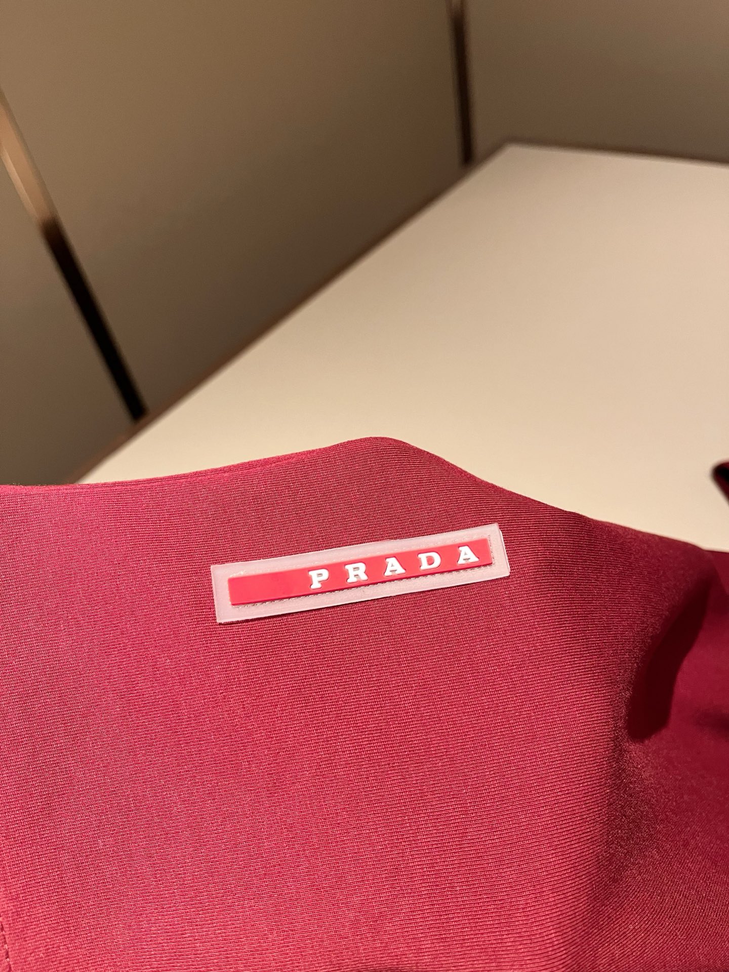 PRAD*A普*达2026春夏新款男女同款👫短袖T恤，最新款全网独家首上！！~既经典有时尚百搭，谁不爱啊