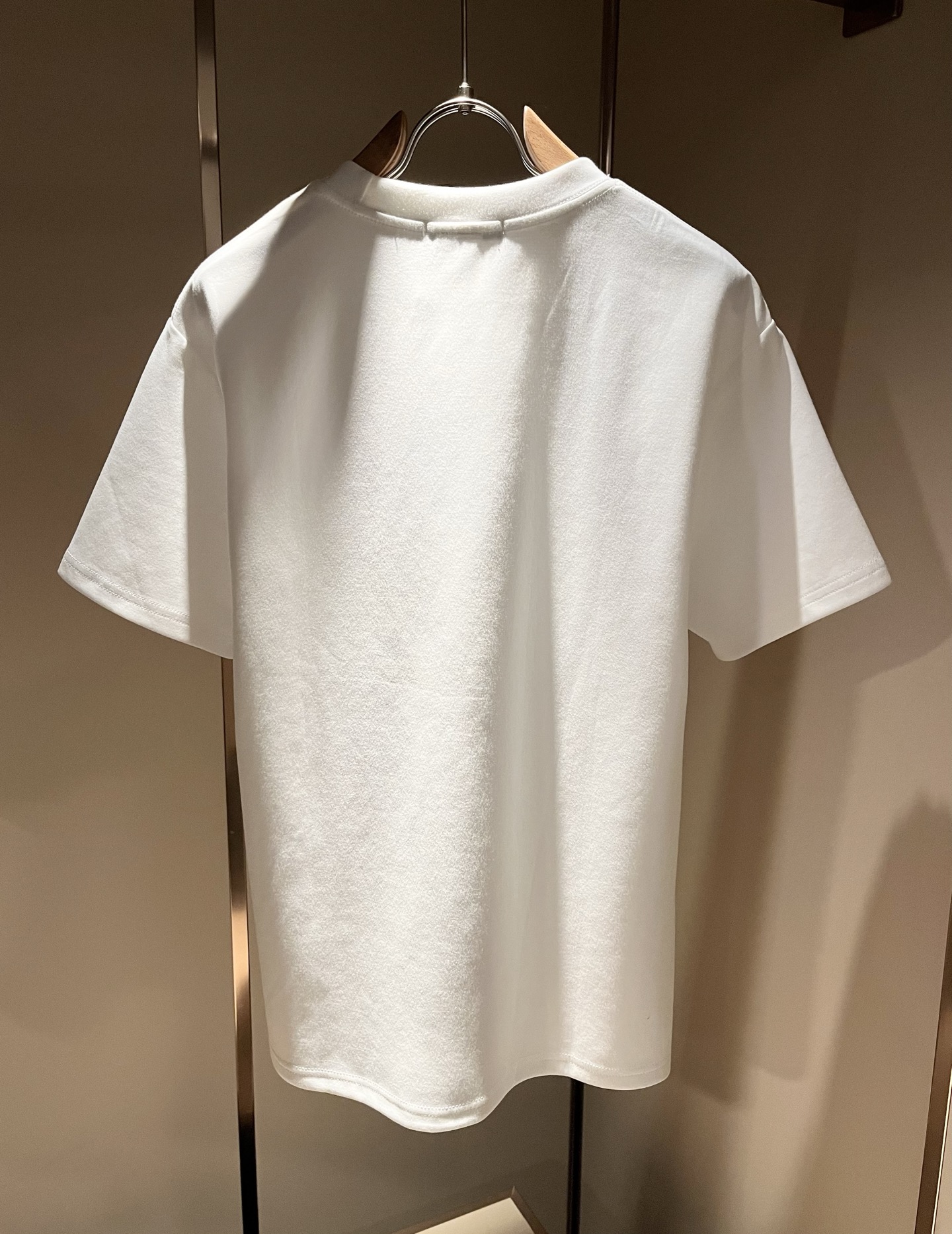 PRAD*A普*达2026春夏新款男女同款👫短袖T恤，最新款全网独家首上！！~既经典有时尚百搭，谁不爱啊