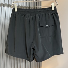 Moncler蒙家 2026春夏男女同款情侣款最新的贸易订单休闲短裤!全品相!!网红款!裤腿采用logo Moncler蒙家 2026春夏男女同款情侣款最新的贸易订单休闲短裤!全品相!!网红款!裤腿采用logo