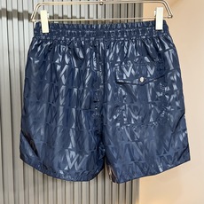 Moncler蒙家 2026春夏男女同款情侣款最新的贸易订单休闲短裤!全品相!!网红款!裤腿采用logo Moncler蒙家 2026春夏男女同款情侣款最新的贸易订单休闲短裤!全品相!!网红款!裤腿采用logo