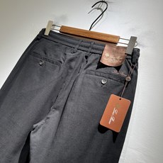 Loro Piana诺悠翩雅 2026春夏新品男士棉麻休闲裤,最新的贸易订单全品相!!网红款!上身舒适透 Loro Piana诺悠翩雅 2026春夏新品男士棉麻休闲裤,最新的贸易订单全品相!!网红款!上身舒适透