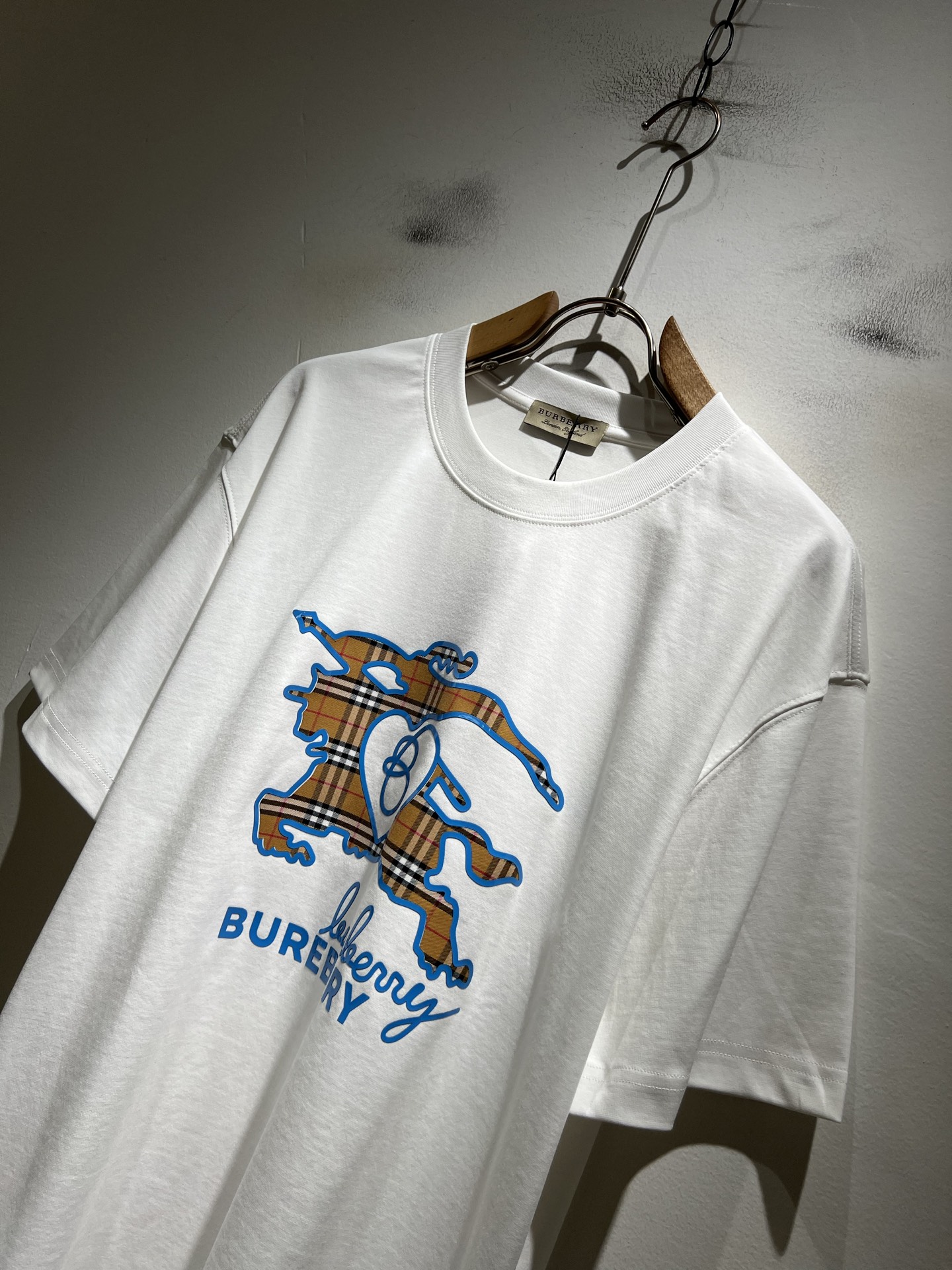 BURBER*Y巴*莉2026春夏新品男女同款👫短袖T恤，重磅来袭，最近比较火热的环保纯棉面料制作而成，