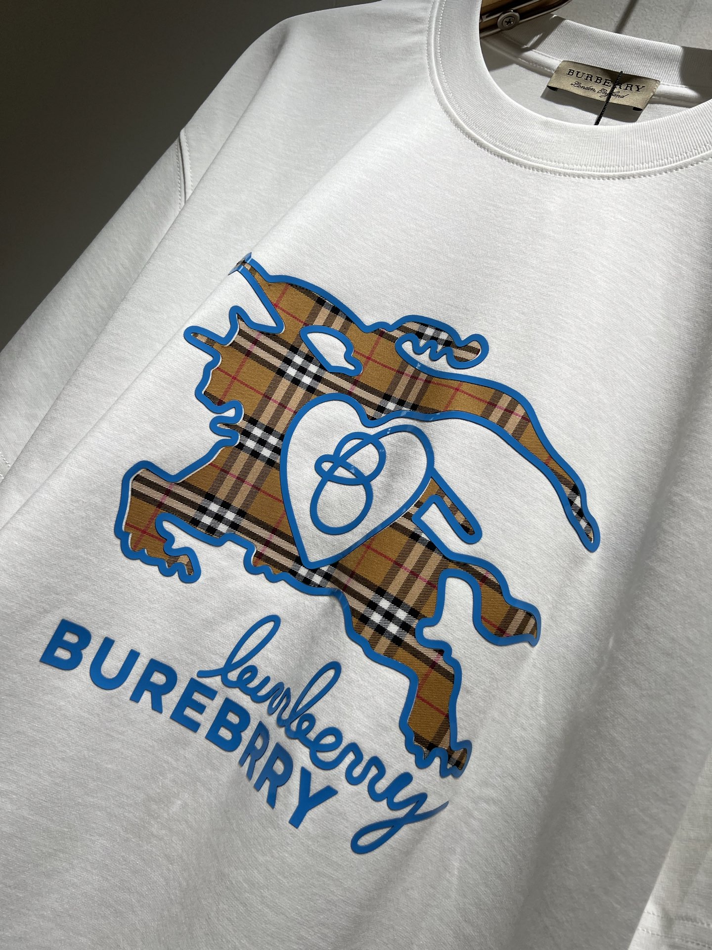 BURBER*Y巴*莉2026春夏新品男女同款👫短袖T恤，重磅来袭，最近比较火热的环保纯棉面料制作而成，