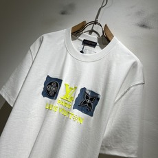 LouisVuitt*路易*登 2026春夏全新系列单品上线,非常时髦前卫的一款男女同款短袖T恤,标识l LouisVuitt*路易*登 2026春夏全新系列单品上线,非常时髦前卫的一款男女同款短袖T恤,标识l