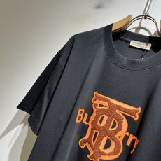 BURBER*Y巴*莉2026春夏新品男女同款👫短袖T恤,重磅来袭,最近比较火热的环保纯棉面料制作而成, BURBER*Y巴*莉2026春夏新品男女同款👫短袖T恤,重磅来袭,最近比较火热的环保纯棉面料制作而成,