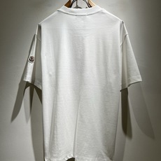 Moncler蒙家 2026春夏男女同款👫情侣款最新的贸易订单短袖T恤,全品相!!网红款!采用logo图 Moncler蒙家 2026春夏男女同款👫情侣款最新的贸易订单短袖T恤,全品相!!网红款!采用logo图