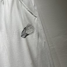 Moncler蒙家 2026春夏最新男女同款👫贸易订单休闲套装,全品相!!网红款!采用logo图案刺绣设 Moncler蒙家 2026春夏最新男女同款👫贸易订单休闲套装,全品相!!网红款!采用logo图案刺绣设