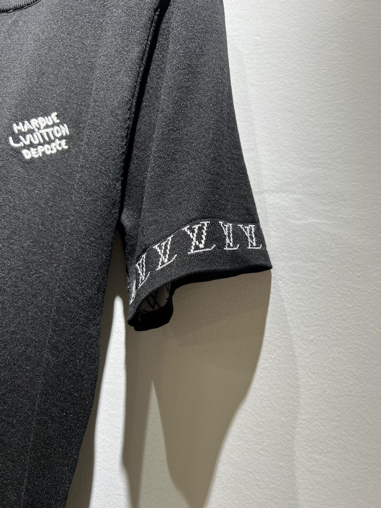 Louis Vuit*on 2026春夏伊力特针织短Polo衫，路易家族的新高端，细节品质永远的那么完美