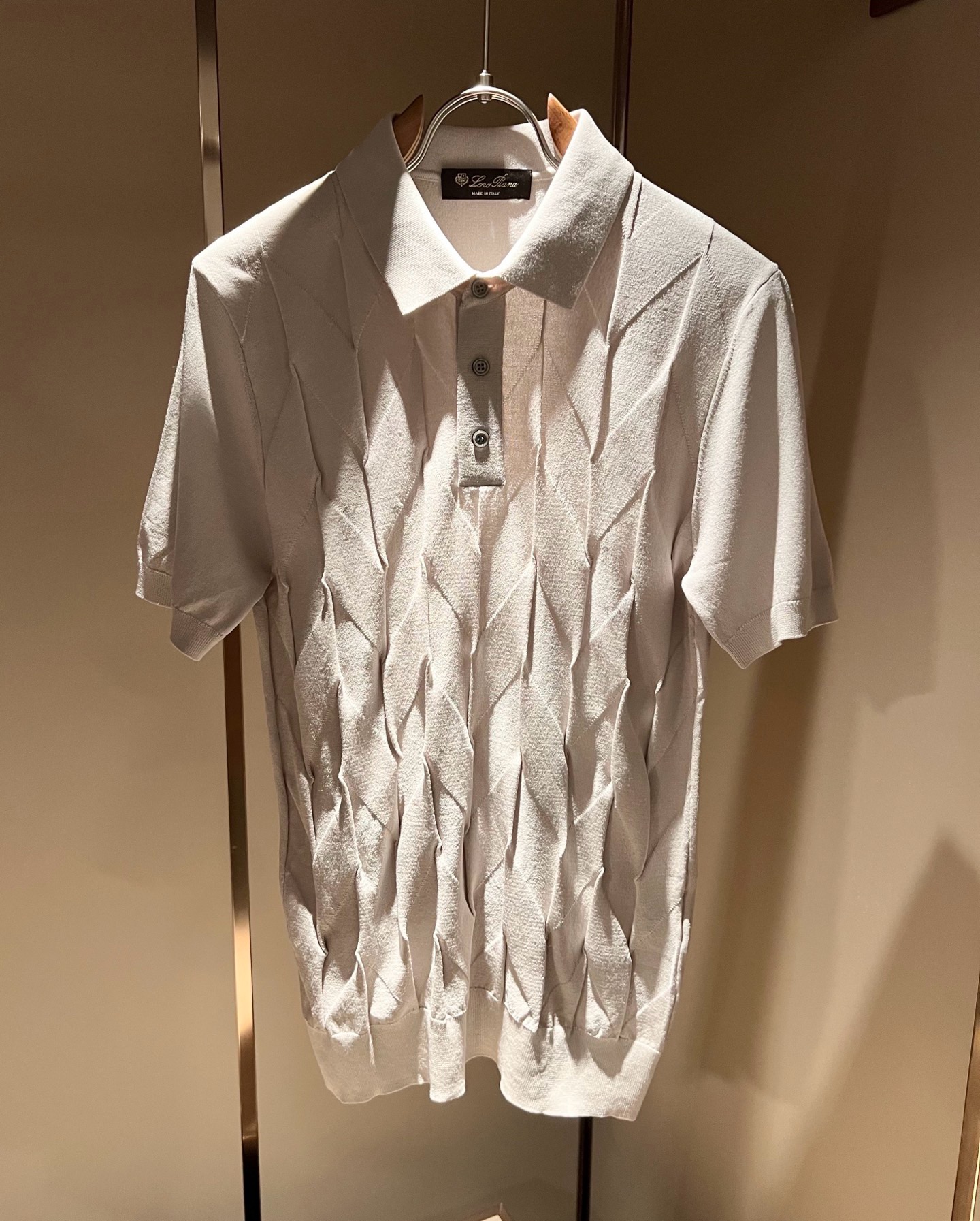 Loro Piana诺悠翩雅 2026春夏男士最新的贸易订单伊力特针织翻领短袖T恤，全品相！！上身舒适透