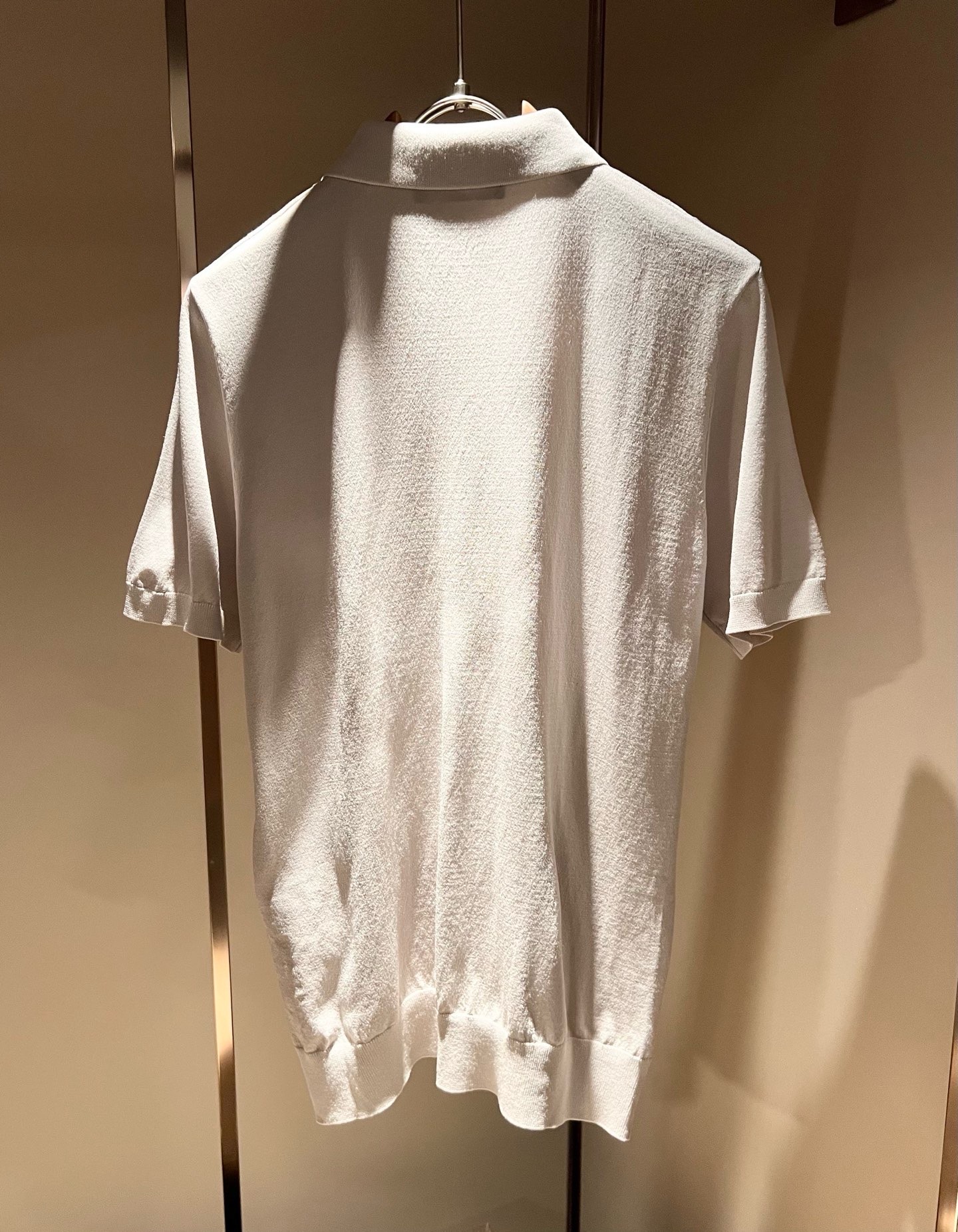Loro Piana诺悠翩雅 2026春夏男士最新的贸易订单伊力特针织翻领短袖T恤，全品相！！上身舒适透