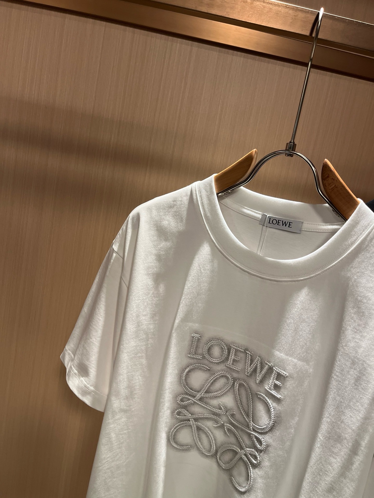 LOE*WE罗*威 2026春夏新款男女同款👫短袖T恤，意大利原厂订单渠道，极具个性高级风，标志logo