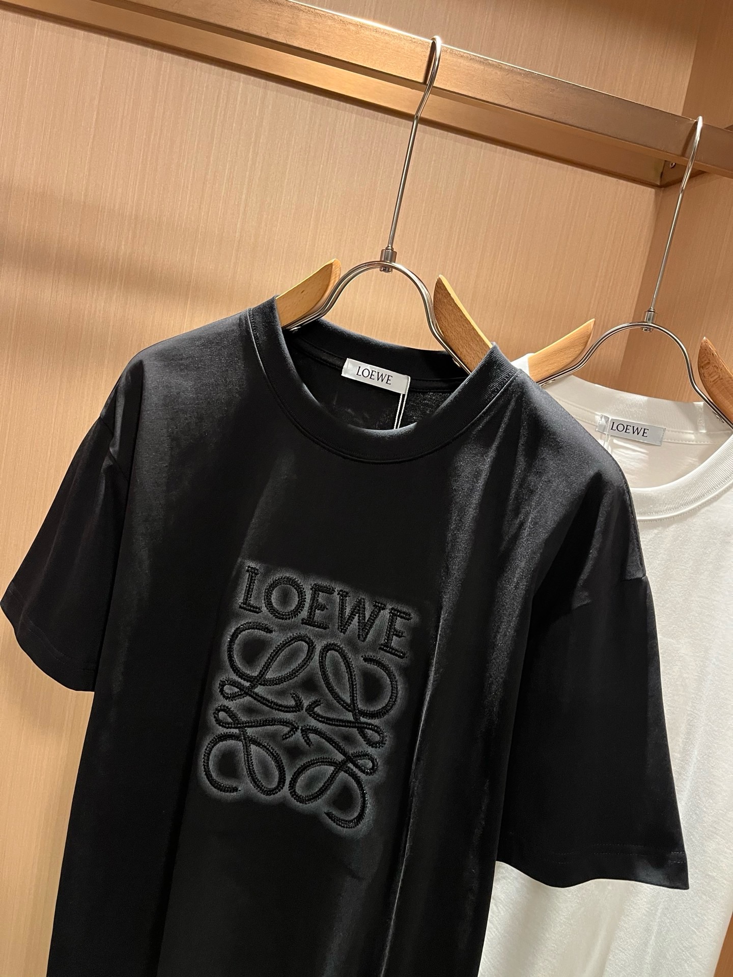 LOE*WE罗*威 2026春夏新款男女同款👫短袖T恤，意大利原厂订单渠道，极具个性高级风，标志logo