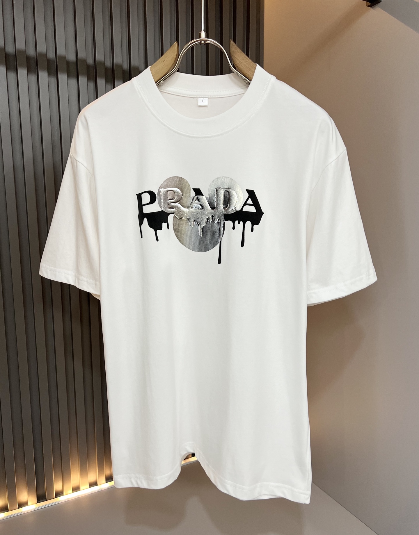 PRAD*A普*达2026春夏新款男女同款👫短袖T恤，最新款全网独家首上！！~既经典有时尚百搭，谁不爱啊