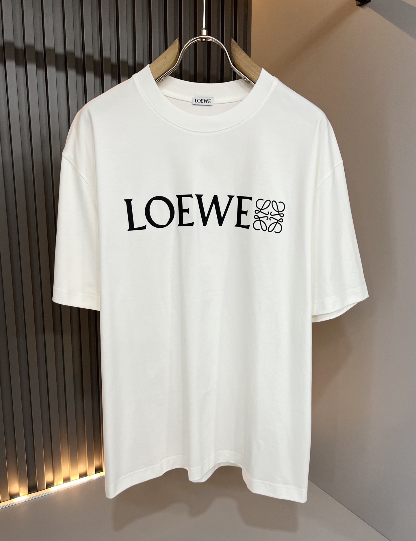 LOE*WE罗*威 2026春夏新款男女同款👫短袖T恤，意大利原厂订单渠道，极具个性高级风，标志logo