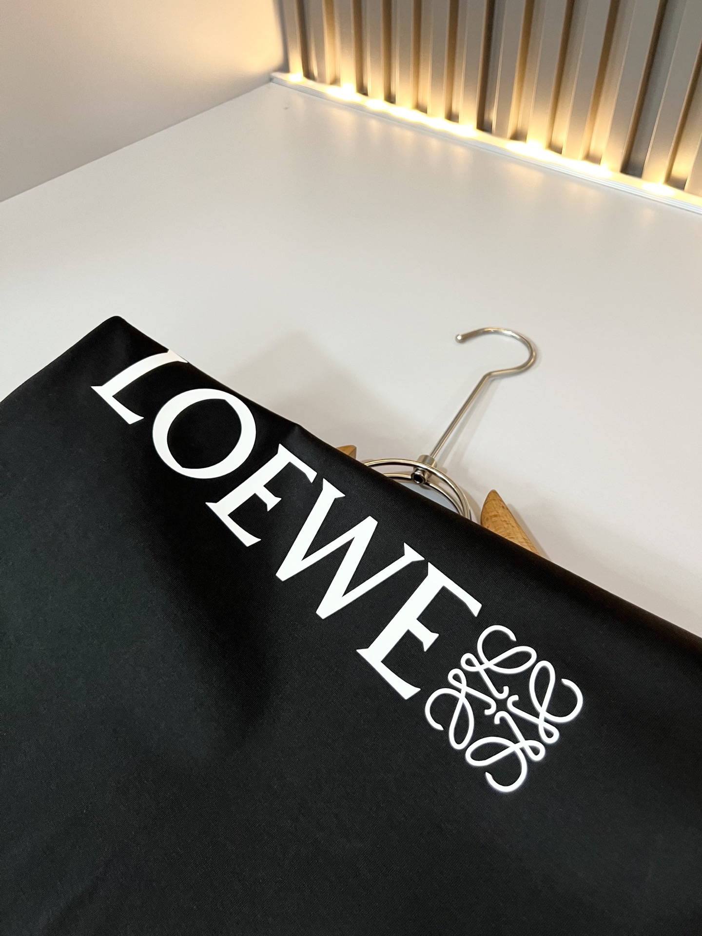 LOE*WE罗*威 2026春夏新款男女同款👫短袖T恤，意大利原厂订单渠道，极具个性高级风，标志logo