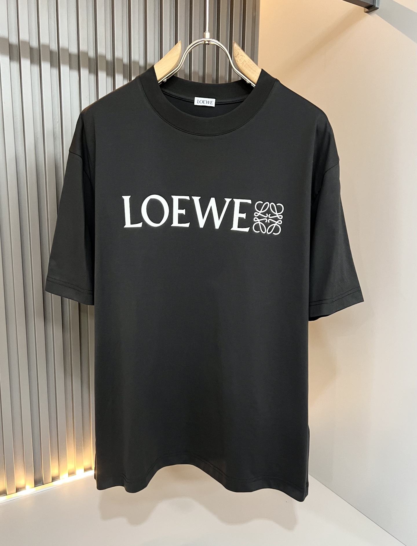 LOE*WE罗*威 2026春夏新款男女同款👫短袖T恤，意大利原厂订单渠道，极具个性高级风，标志logo