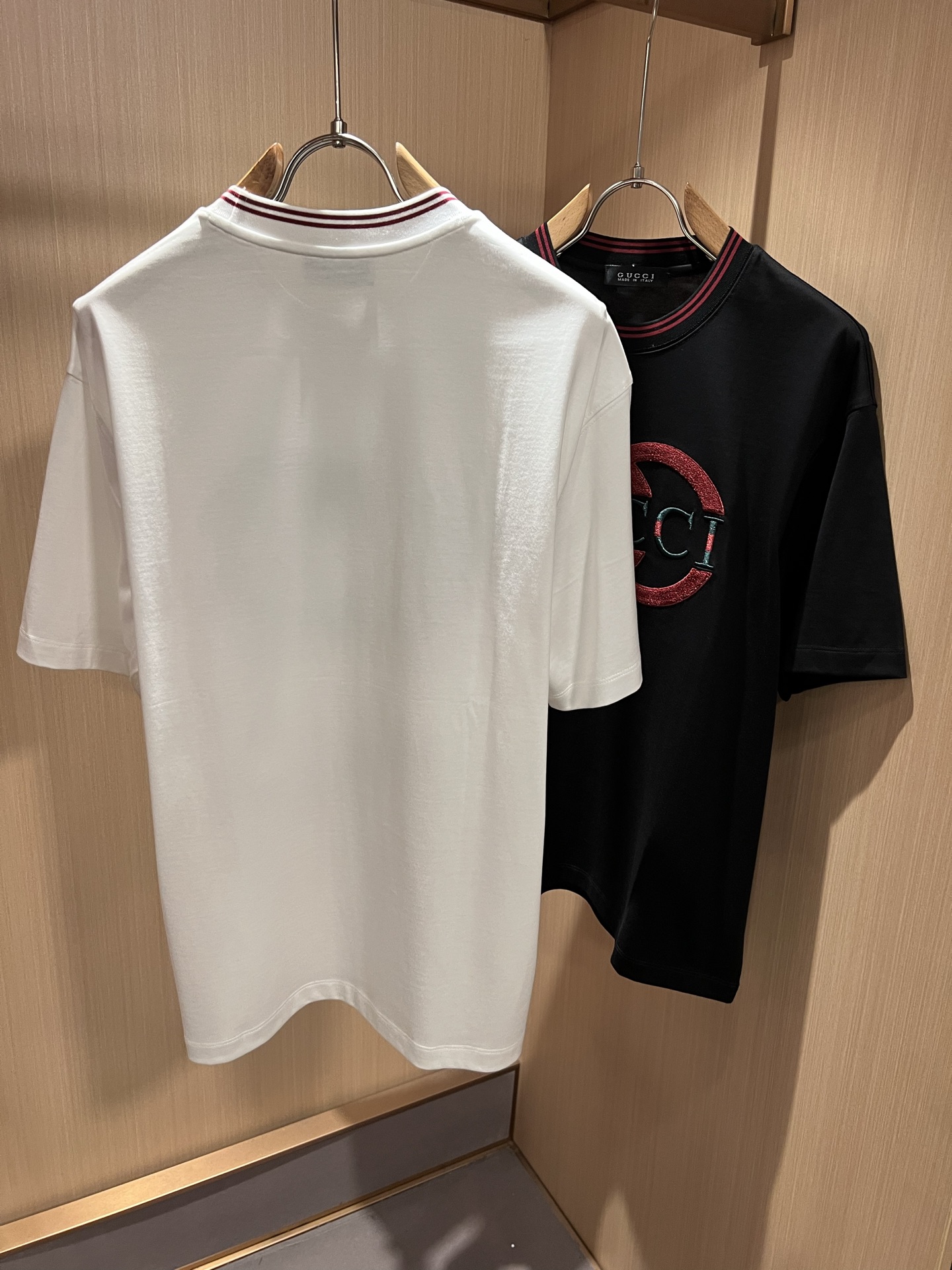 Gucc*古家 2026春夏新款男女同情侣款👫休闲宽松棉质圆领短袖T恤衫！贸易公司渠道稀出，同步官网发售